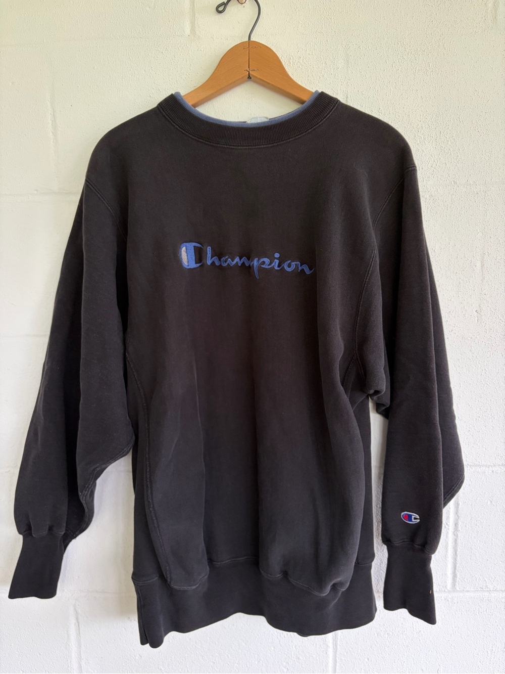 Champion - 90s Black Crewneck with Blue Logo Embroidery